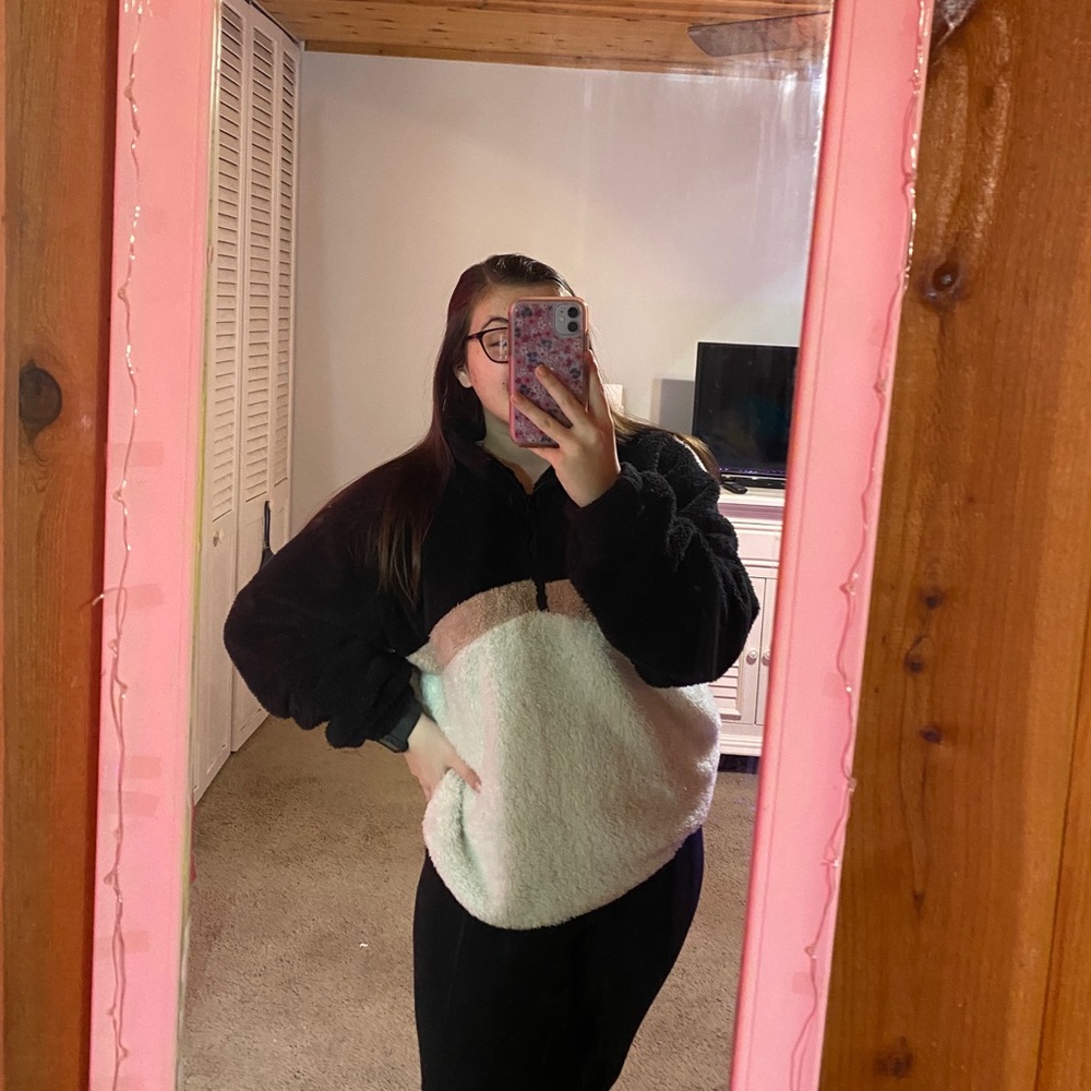 Super cute sherpa jacket!